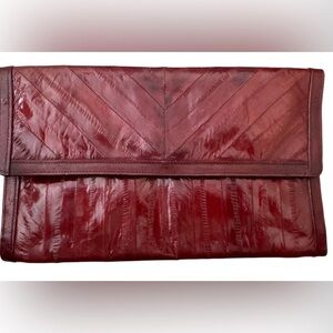 Red Eel Clutch